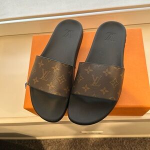 Louis Vuitton Waterfront Mule slides